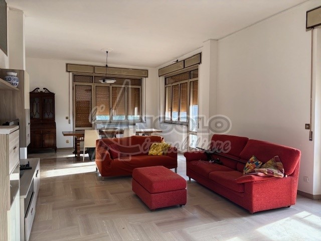 Appartamento in Vendita a Occhiobello, 98'000€, 196 m²