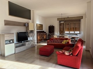 Appartamento in Vendita a Occhiobello, 98'000€, 196 m²
