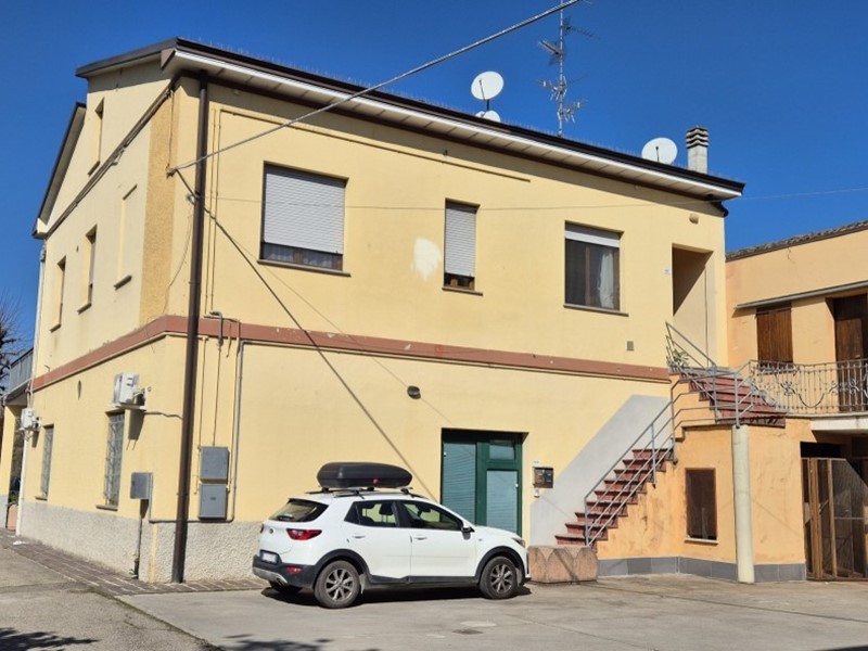 Casa Semi Indipendente in Vendita a Modena, zona Albareto, 560'000€, 400 m²