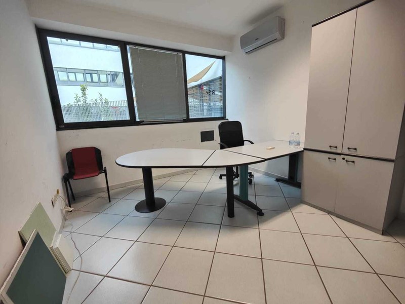 Ufficio in Vendita a Salerno, 139'000&euro;, 60 m²