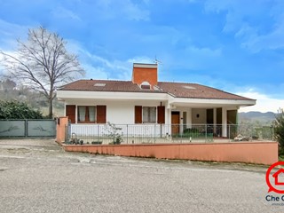 Casa Indipendente in Vendita a Montiano, 395'000€, 450 m², con Box