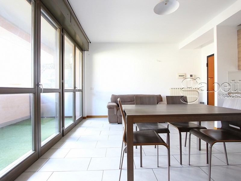 Trilocale in Vendita a Nerviano, 138'000€, 75 m², con Box