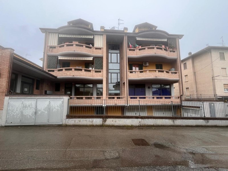 Appartamento in Vendita a Medesano, zona Felegara, 88'000&euro;, 70 m²