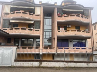 Appartamento in Vendita a Medesano, zona Felegara, 88'000&euro;, 70 m²