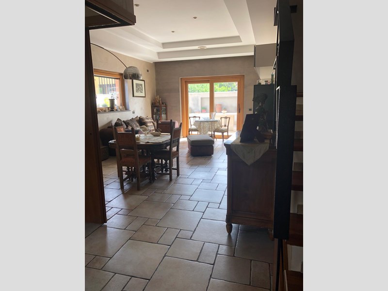 Appartamento in Vendita a Guidonia Montecelio, zona Villalba , 249'000€, 150 m²