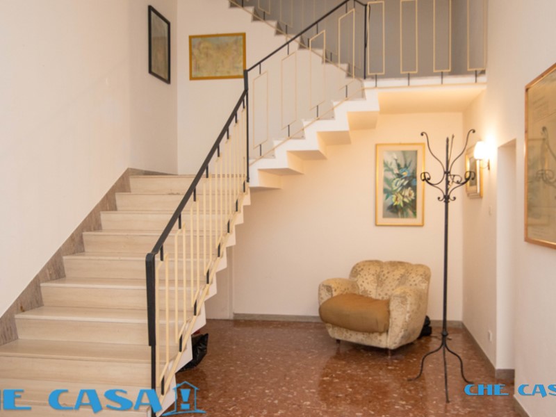 Villa in Vendita a Saludecio, 250'000€, 420 m²