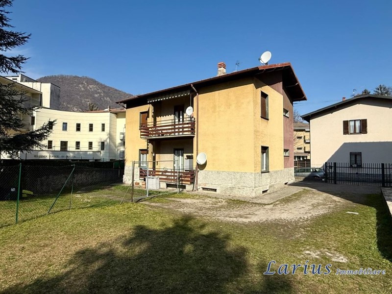 Trilocale in Vendita a Canzo, 119'000€, 115 m²