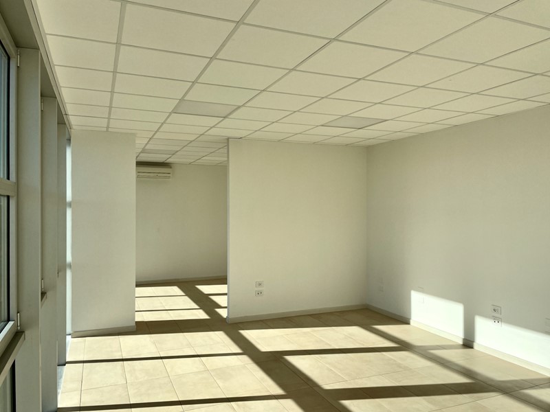 Ufficio in Affitto a San Miniato, zona San Donato, 600€, 85 m²