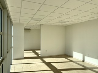 Ufficio in Affitto a San Miniato, zona San Donato, 600€, 85 m²