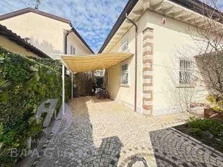 Villa in Vendita a Forte dei Marmi, 3'300'000€, 200 m², arredato