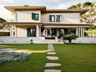 Villa in Vendita a Forte dei Marmi, 4'500'000€, 350 m², arredato