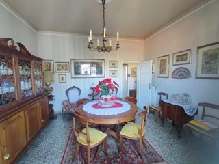 Quadrilocale in Vendita a Pontedera, 90'000€, 100 m², arredato