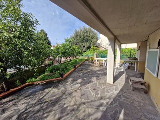 Appartamento in Vendita a Campiglia Marittima, zona Venturina, 495'000&euro;, 160 m², arredato, con Box