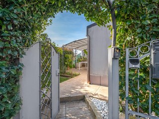 Casa Indipendente in Vendita a Cascina, zona San Frediano a Settimo, 275'000€, 94 m², arredato