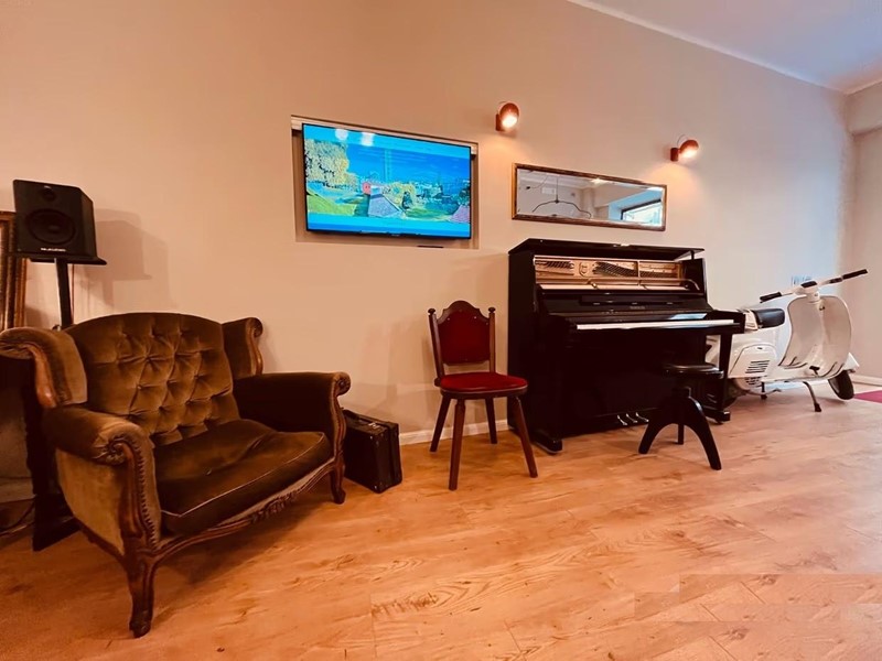 Immobile commerciale in Affitto a Lucca, 1'650€, 60 m²