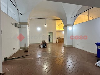 Ufficio in Affitto a Livorno, 1'550€, 270 m²