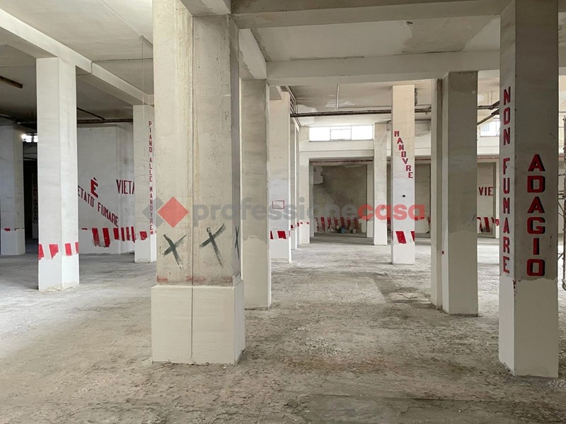 Box in Vendita a Catania, 570'000€, 1550 m²