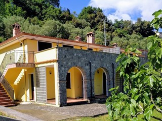 Casa Indipendente in Vendita a San Giovanni a Piro, 490'000&euro;, 277 m², arredato