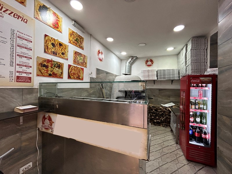 Negozio in Vendita a Napoli, 75'000€, 35 m²