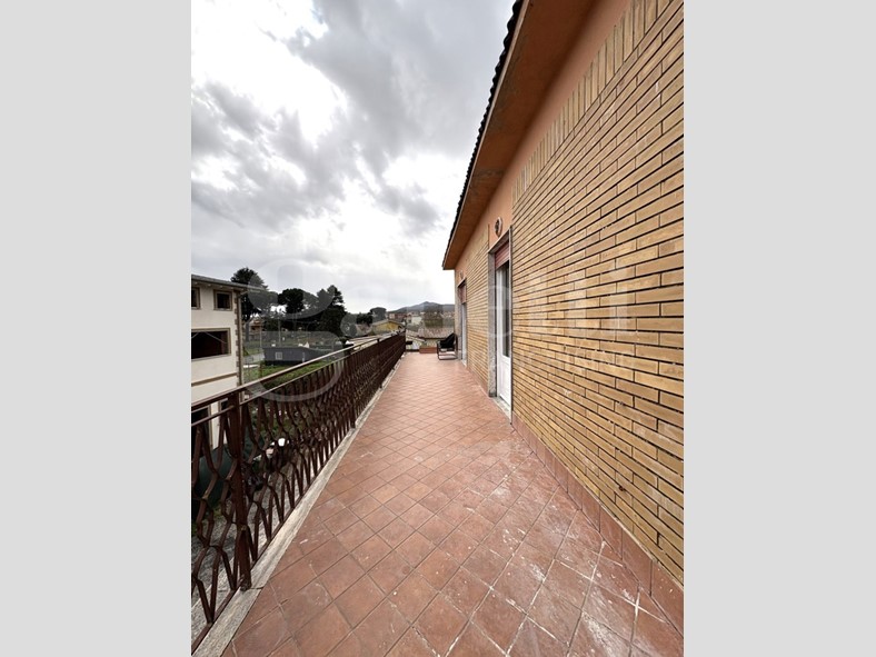 Appartamento in Vendita a Palestrina, 149'000€, 140 m², arredato