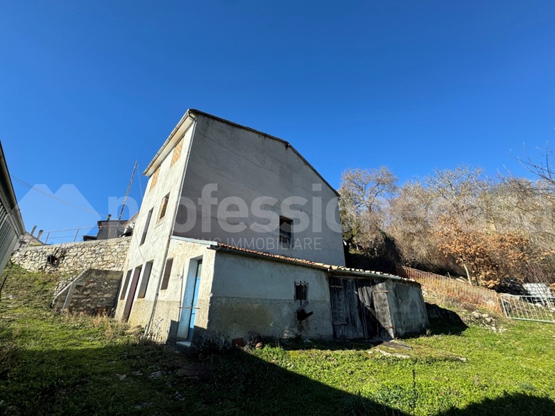 Casale in Vendita a Ateleta, 13'000&euro;, 197 m²