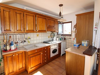 Casa Indipendente in Vendita a Cerano d'Intelvi, 94'000€, 71 m², arredato