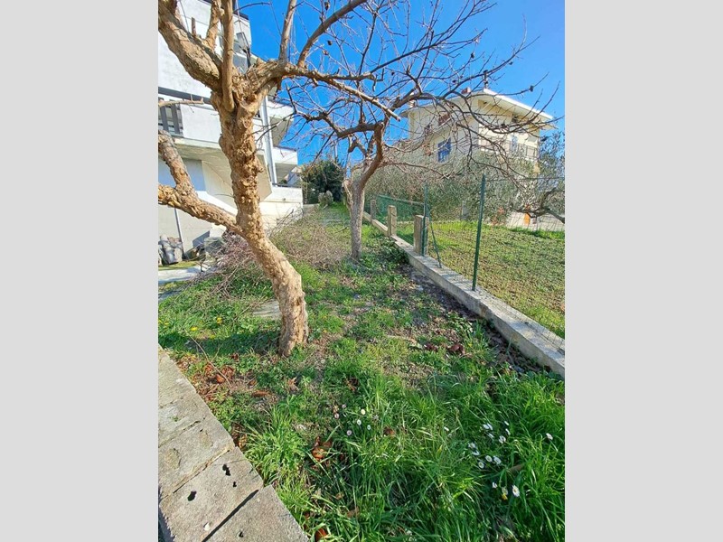 Appartamento in Vendita a Castel Frentano, 140'000€, 400 m², con Box