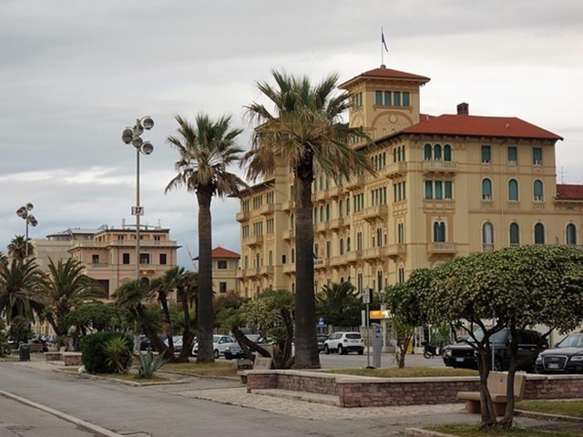 Casa Semi Indipendente in Vendita a Viareggio, zona Fascia mare, 295'000€, 80 m²