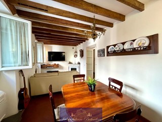 Appartamento in Affitto a Firenze, zona Duomo, 2'000€, 100 m², arredato