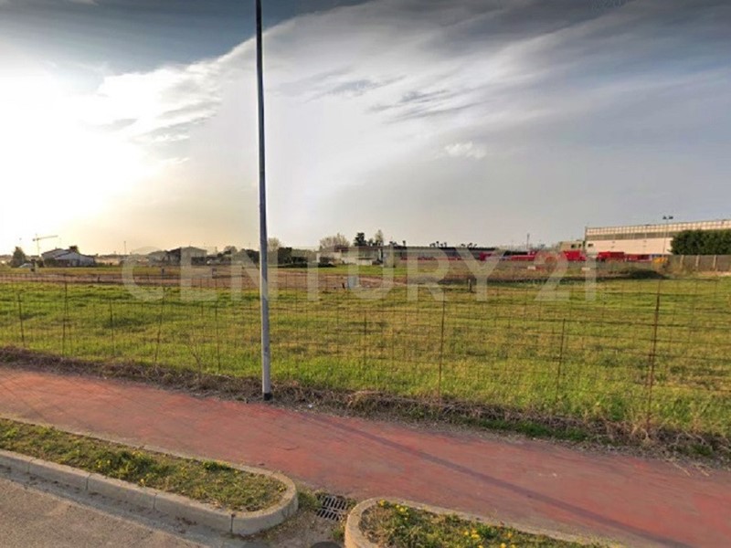 Terreno edificabile in Vendita a Oppeano, 151'200€, 1260 m²