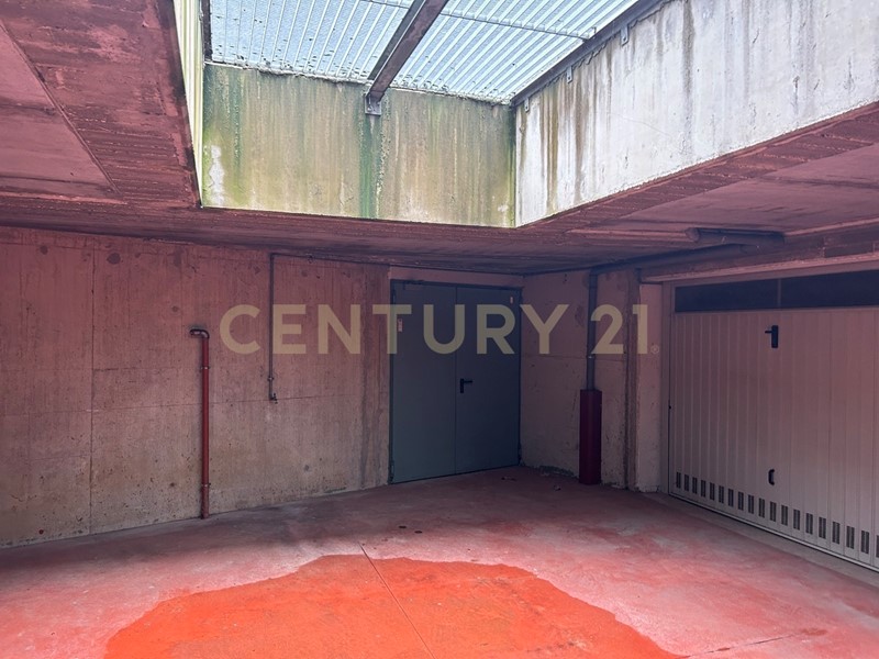 Capannone in Vendita a San Martino Buon Albergo, 40'000€, 150 m², arredato, con Box