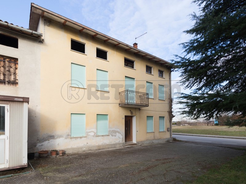 Casa Semi Indipendente in Vendita a Colceresa, 202'000€, 510 m²