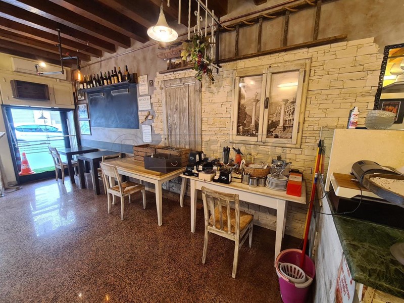 Attività commerciale in Affitto a Vicenza, 1'200€, 100 m², arredato