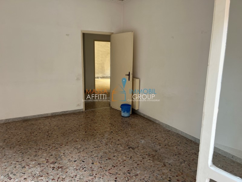 Quadrilocale in Vendita a Carrara, zona Marina Di Carrara, 185'000€, 90 m²