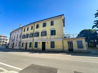 Casa Semi Indipendente in Vendita a Cervignano del Friuli, 689'000€, 988 m², arredato, con Box