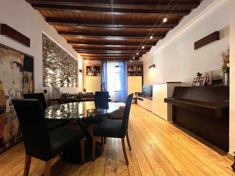 Appartamento in Vendita a Como, 595'000€, 153 m²