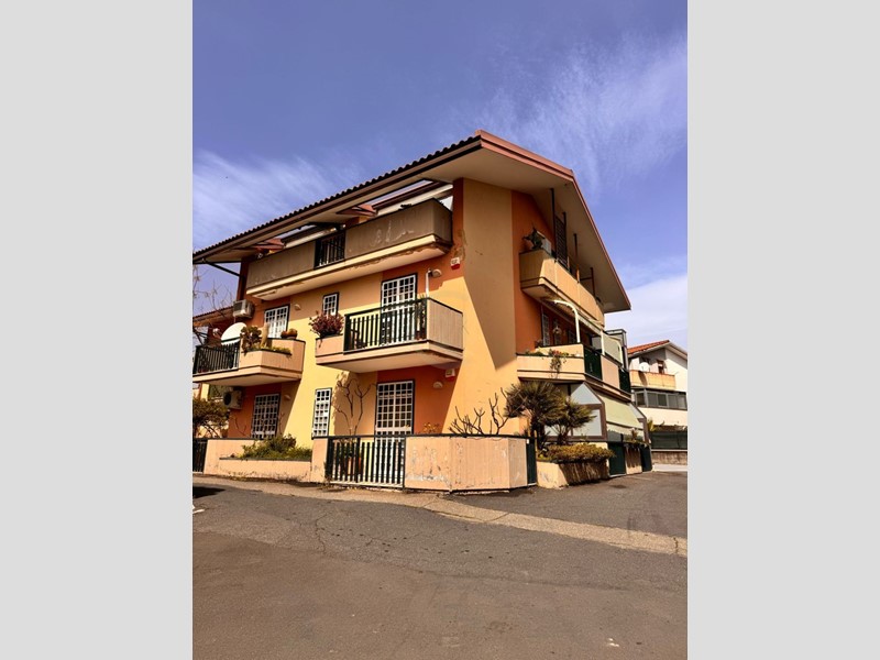 Bilocale in Vendita a San Giovanni la Punta, zona Trappeto, 102'000€, 55 m²
