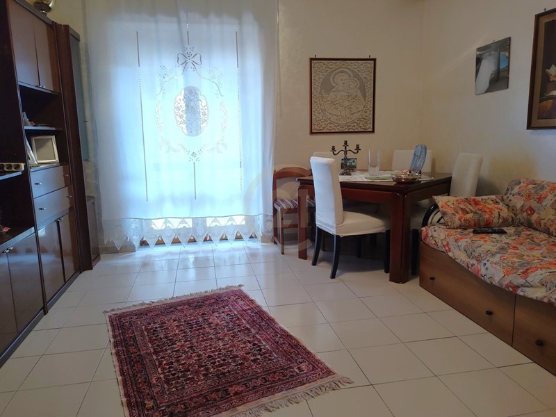 Quadrilocale in Vendita a Aci Catena, zona Semicentro, 98'000€, 106 m², con Box