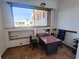 Ufficio in Affitto a Reggio Calabria, zona Centro, 650€, 90 m²