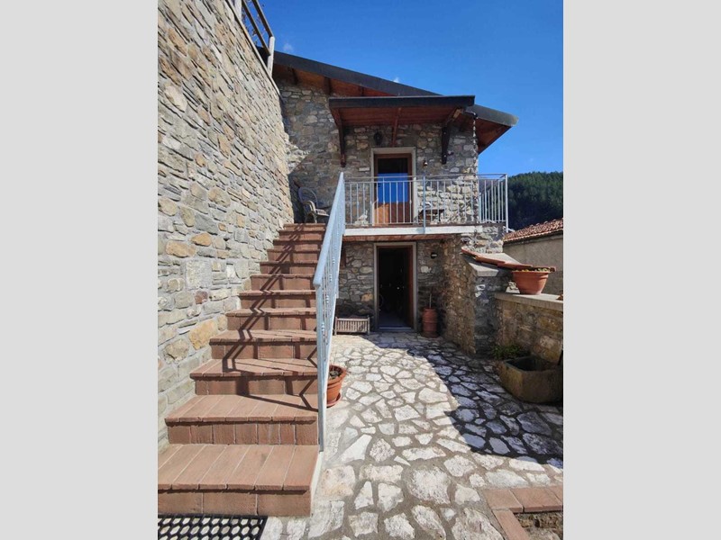 Casa Semi Indipendente in Vendita a Casola in Lunigiana, 165'000€, 174 m², arredato