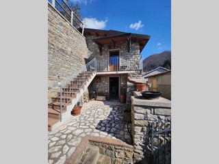 Casa Semi Indipendente in Vendita a Casola in Lunigiana, 165'000€, 174 m², arredato