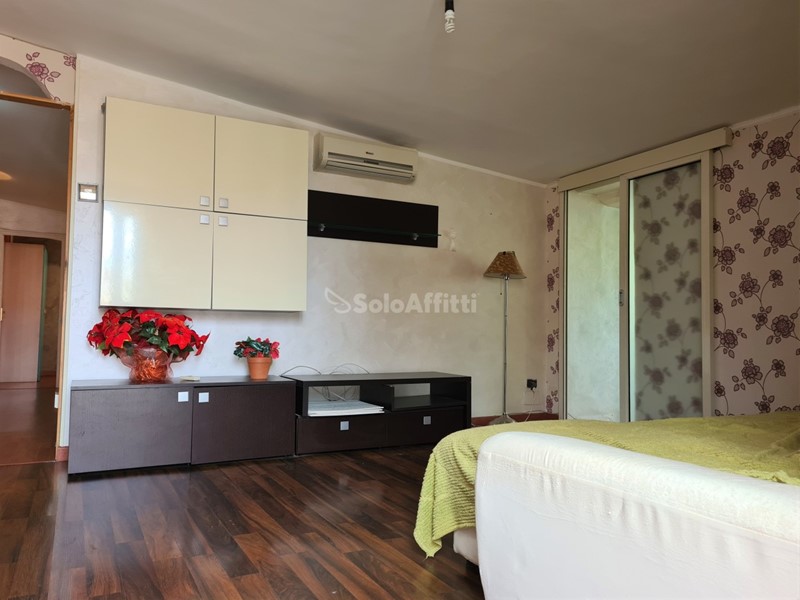 Trilocale in Affitto a Catanzaro, zona Lido Corso, 1'600€, 80 m², arredato