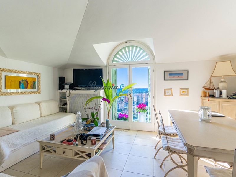 Bilocale in Vendita a Bordighera, 380'000€, 73 m², con Box