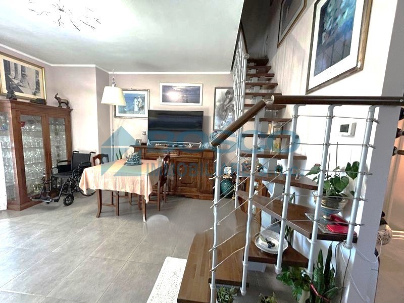 Quadrilocale in Vendita a Podenzana, zona Montedivalli, 168'000€, 92 m², con Box