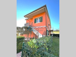 Quadrilocale in Vendita a Podenzana, zona Montedivalli, 168'000€, 92 m², con Box