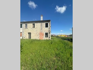 Casa Indipendente in Vendita a Campiglia dei Berici, zona Campiglia dei Berici, 53'000&euro;, 130 m²