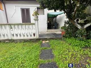 Casa Semi Indipendente in Vendita a Carrara, 350'000€, 73 m²
