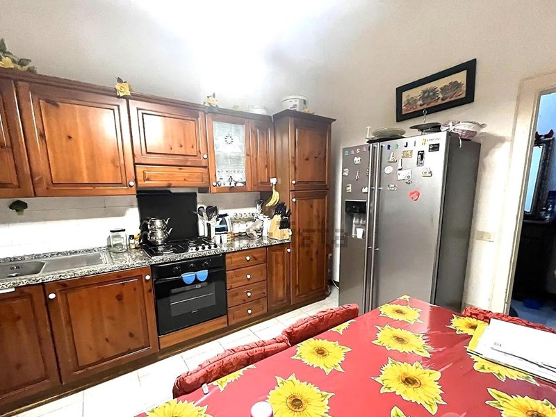 Appartamento in Affitto a Pisa, 1'600€, 130 m², arredato, con Box