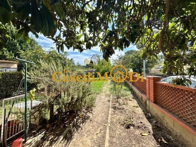 Casa Indipendente in Vendita a Casciana Terme Lari, zona Perignano, 165'000€, 201 m²