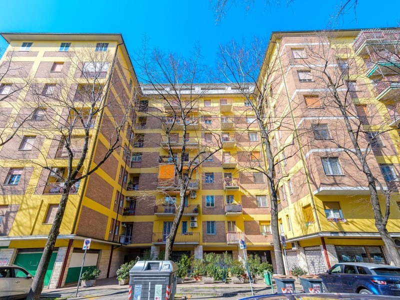 Appartamento in Vendita a Modena, 180'000€, 94 m², con Box